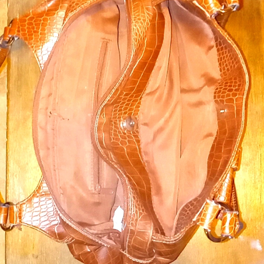 Purse - Picture 2 of 3